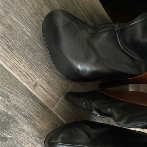 Donald J Pliner DMSX Jaylan two toned heel boots - Picture 7 of 9